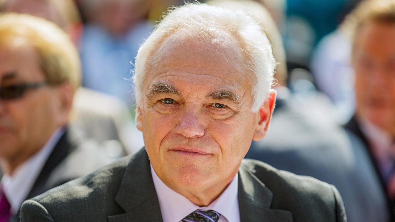 Der Präsident des Landessportbundes Nordrhein-Westfalen Walter Schneeloch Der Präsident des Landessportbundes Nordrhein-Westfalen Walter Schneeloch