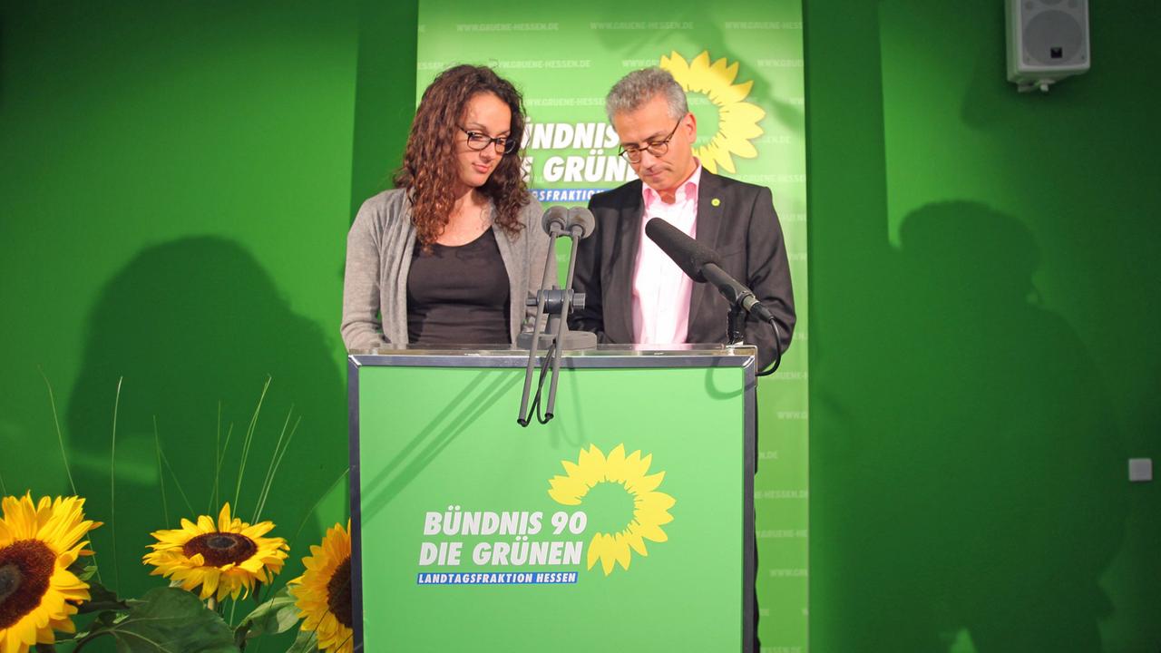 Tarek Al-Wazir und Angela Dorn am 22.09.2013 im Landtag in Wiesbaden (Hessen) nach Bekanntgabe der ersten Hochrechnungen zur Landtagswahl in Hessen.