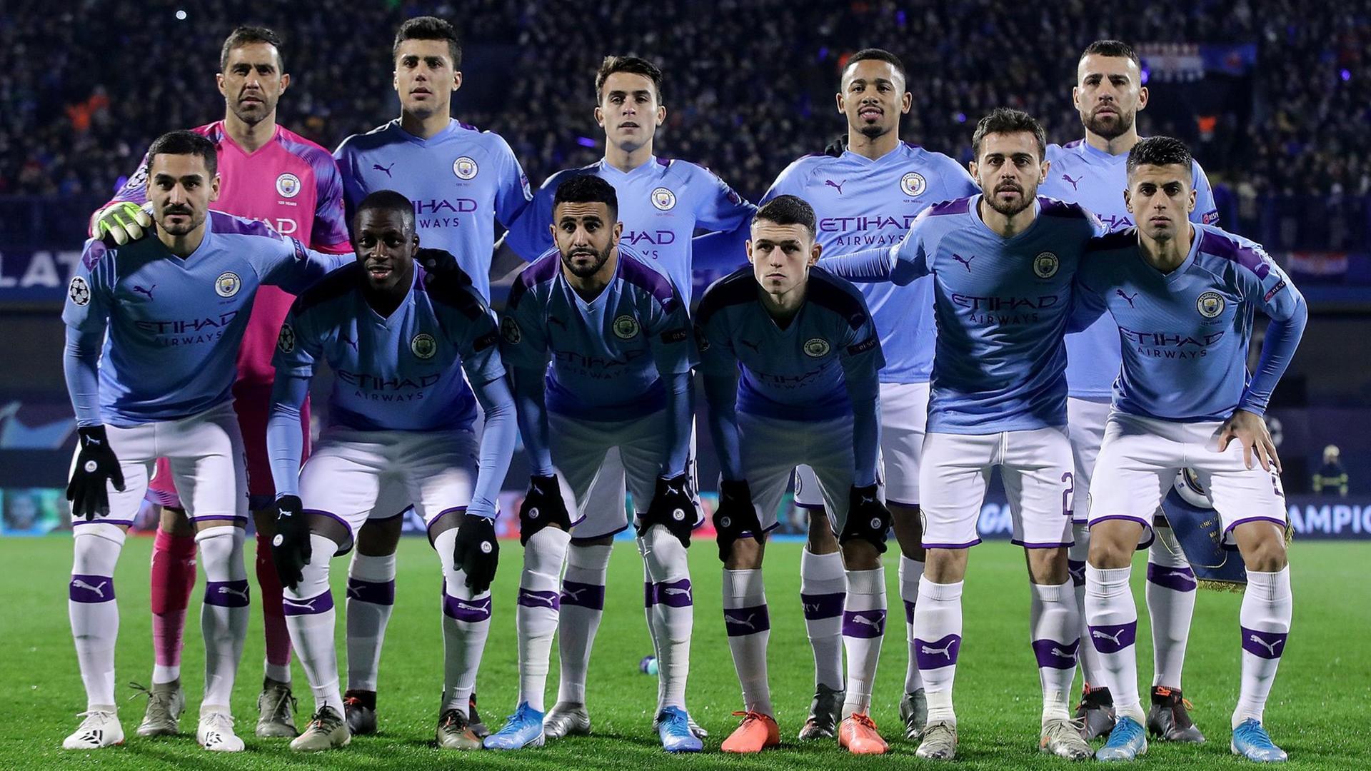 Das Team von Manchester City vor dem Spiel gegen Dinamo Zagreb in der Champions League im Dezember 2019. Das Team von Manchester City vor dem Spiel gegen Dinamo Zagreb in der Champions League im Dezember 2019.