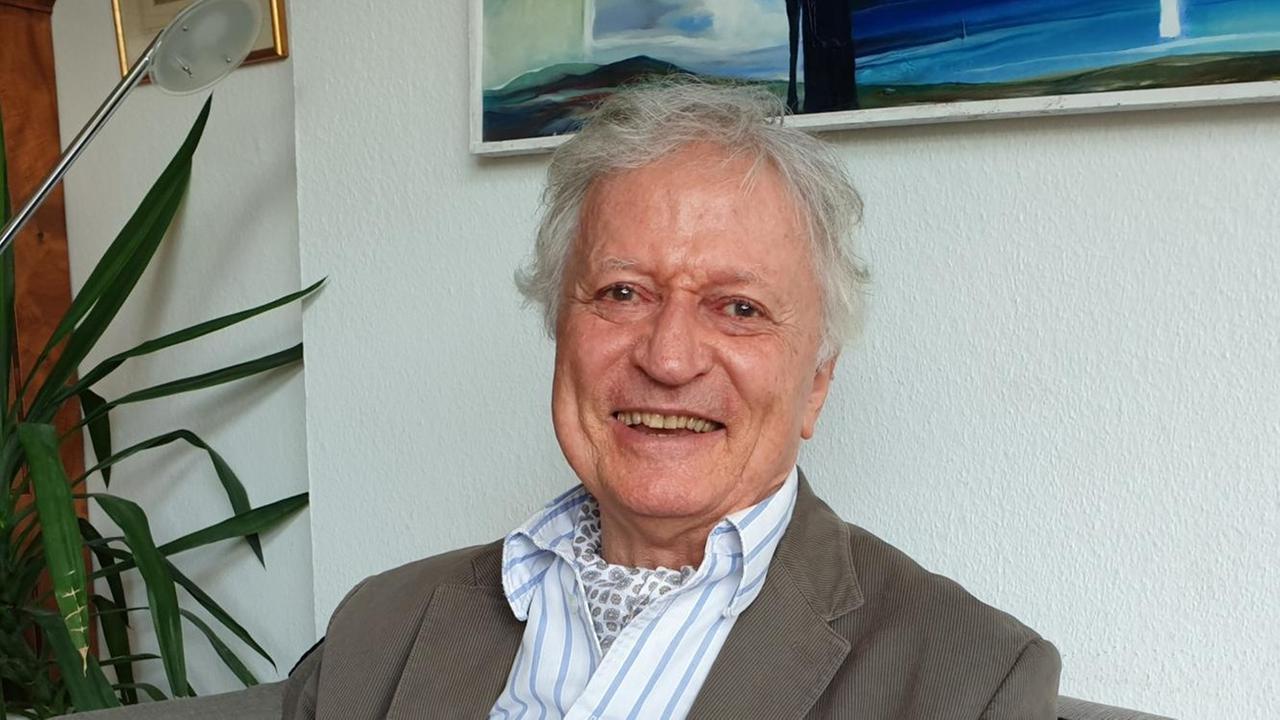 Ein Porträt des Kulturwissenschaftlers Manfred Osten, Juli 2019 Ein Porträt des Kulturwissenschaftlers Manfred Osten, Juli 2019