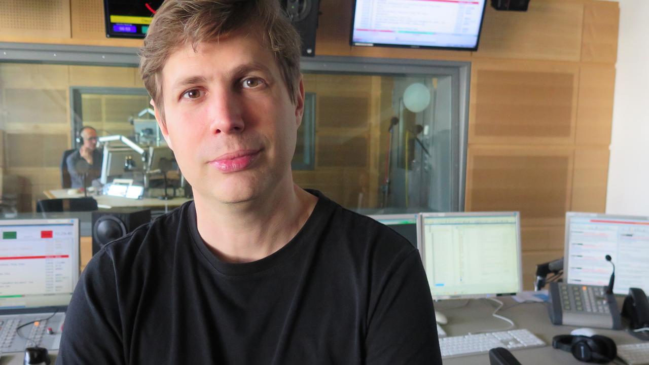 Der Schriftsteller Daniel Kehlmann zu Gast im Deutschlandradio Kultur. Der Schriftsteller Daniel Kehlmann zu Gast im Deutschlandradio Kultur.