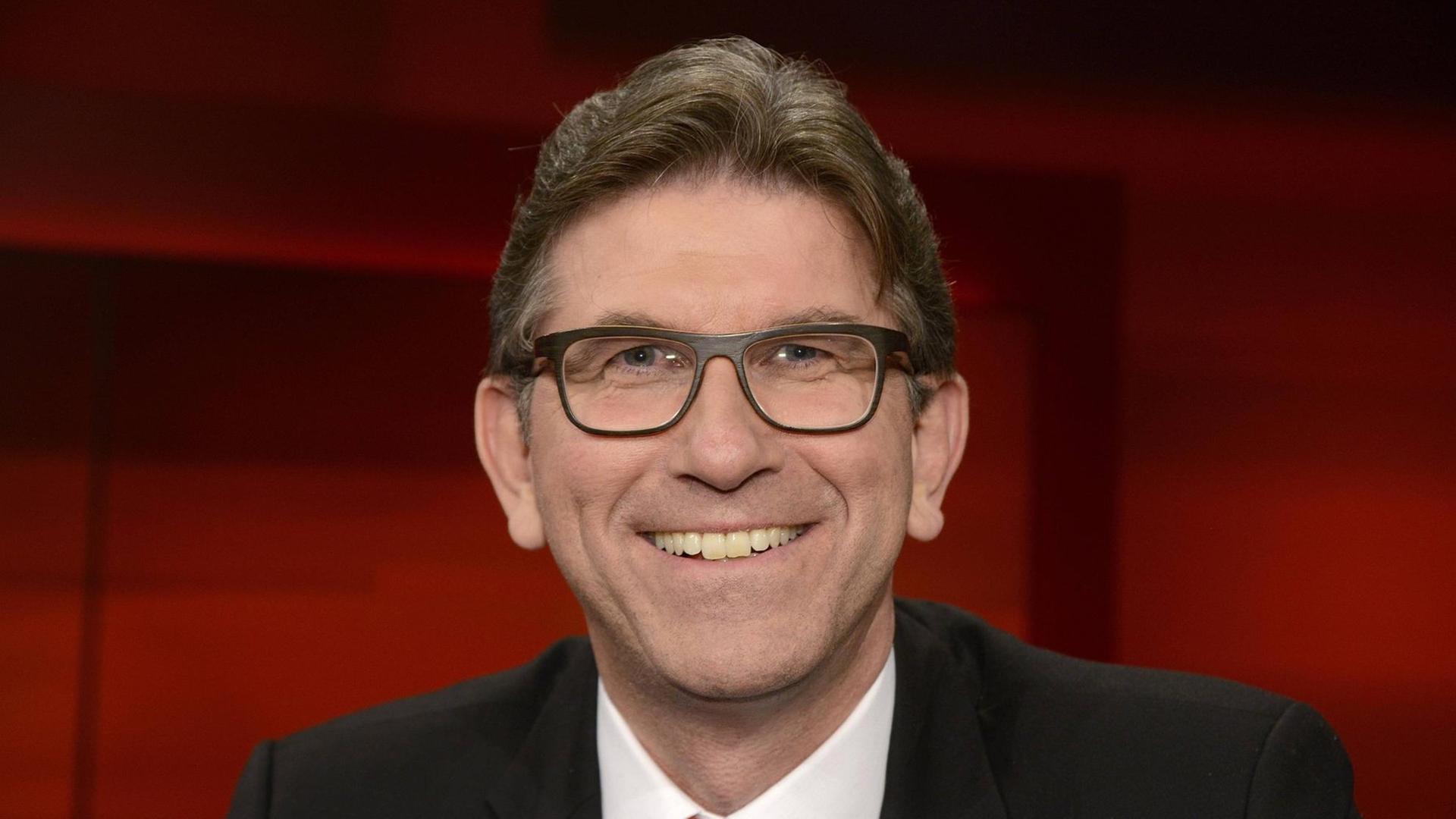 Der Publizist Wolfram Weimer in der ARD-Talkshow "hart aber fair" im Studio Adlershof. Der Publizist Wolfram Weimer in der ARD-Talkshow "hart aber fair" im Studio Adlershof.