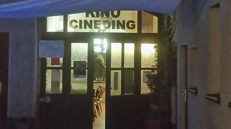 Blick auf den Eingang des Kinos Cineding in Leipzig Blick auf den Eingang des Kinos Cineding in Leipzig