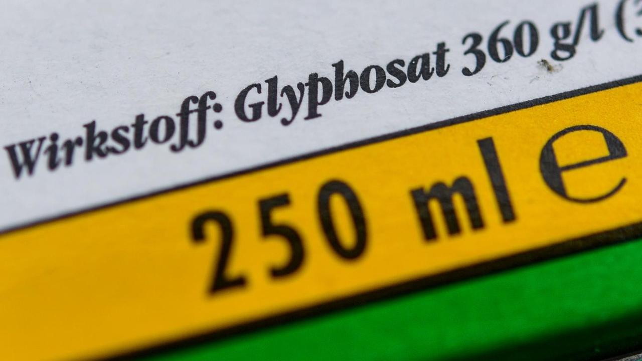 Die Verpackung eines Unkrautvernichtungsmittel, das den Wirkstoff Glyphosat enthält. Die Verpackung eines Unkrautvernichtungsmittel, das den Wirkstoff Glyphosat enthält.