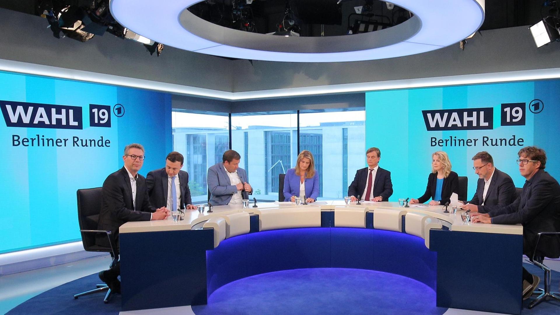 Die "Berliner Runde" in der ARD nach den Landtagswahlen in Sachsen und Brandenburg mit Vertretern der Parteien. Die "Berliner Runde" in der ARD nach den Landtagswahlen in Sachsen und Brandenburg mit Vertretern der Parteien.