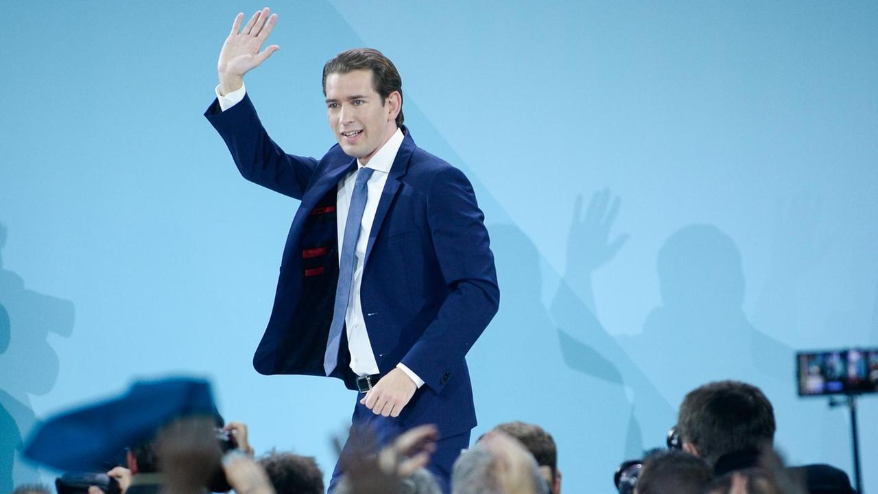 Sebastian Kurz bedankt sich auf der ÖVP-Wahlparty bei seinen Wählerinnen und Wählern. Sebastian Kurz bedankt sich auf der ÖVP-Wahlparty bei seinen Wählerinnen und Wählern.