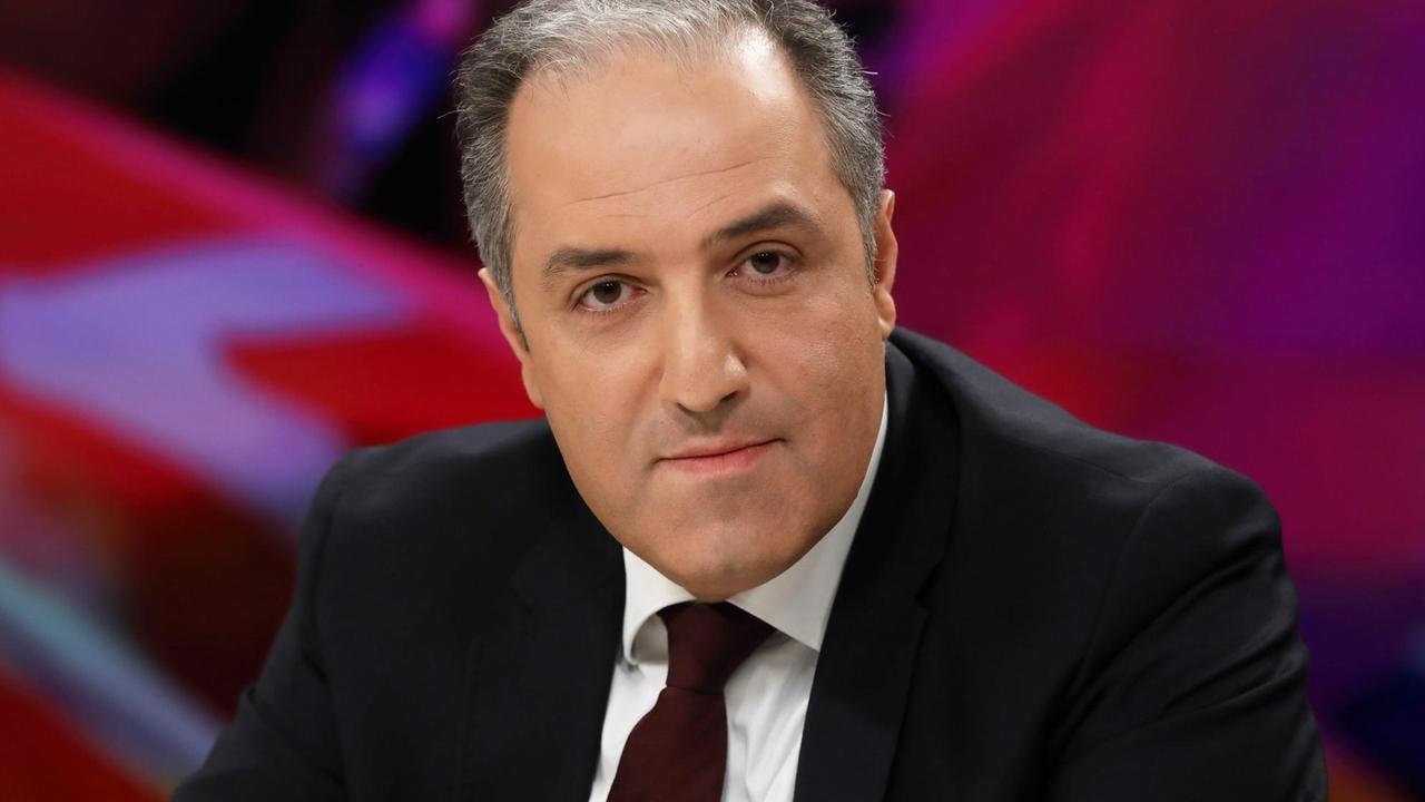 Mustafa Yeneroglu (Abgeordneter der GroÃüen Nationalversammlung der Tue...</p>

                        <a href=