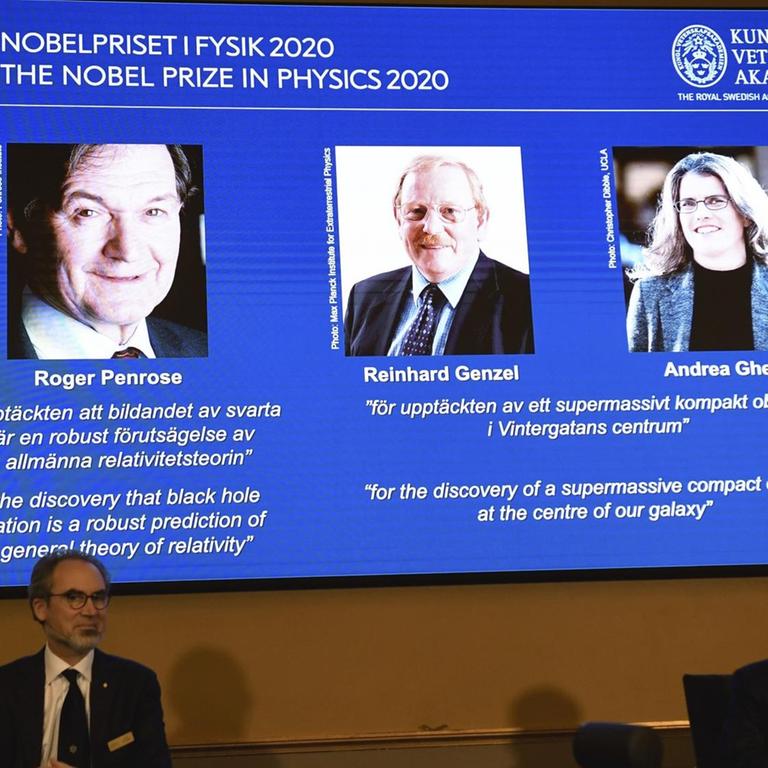 Die Gewinner des Physik-Nobelpreises Roger Penrose, Reinhard Genzel und Andrea Ghez nebeneinander auf einem Bild