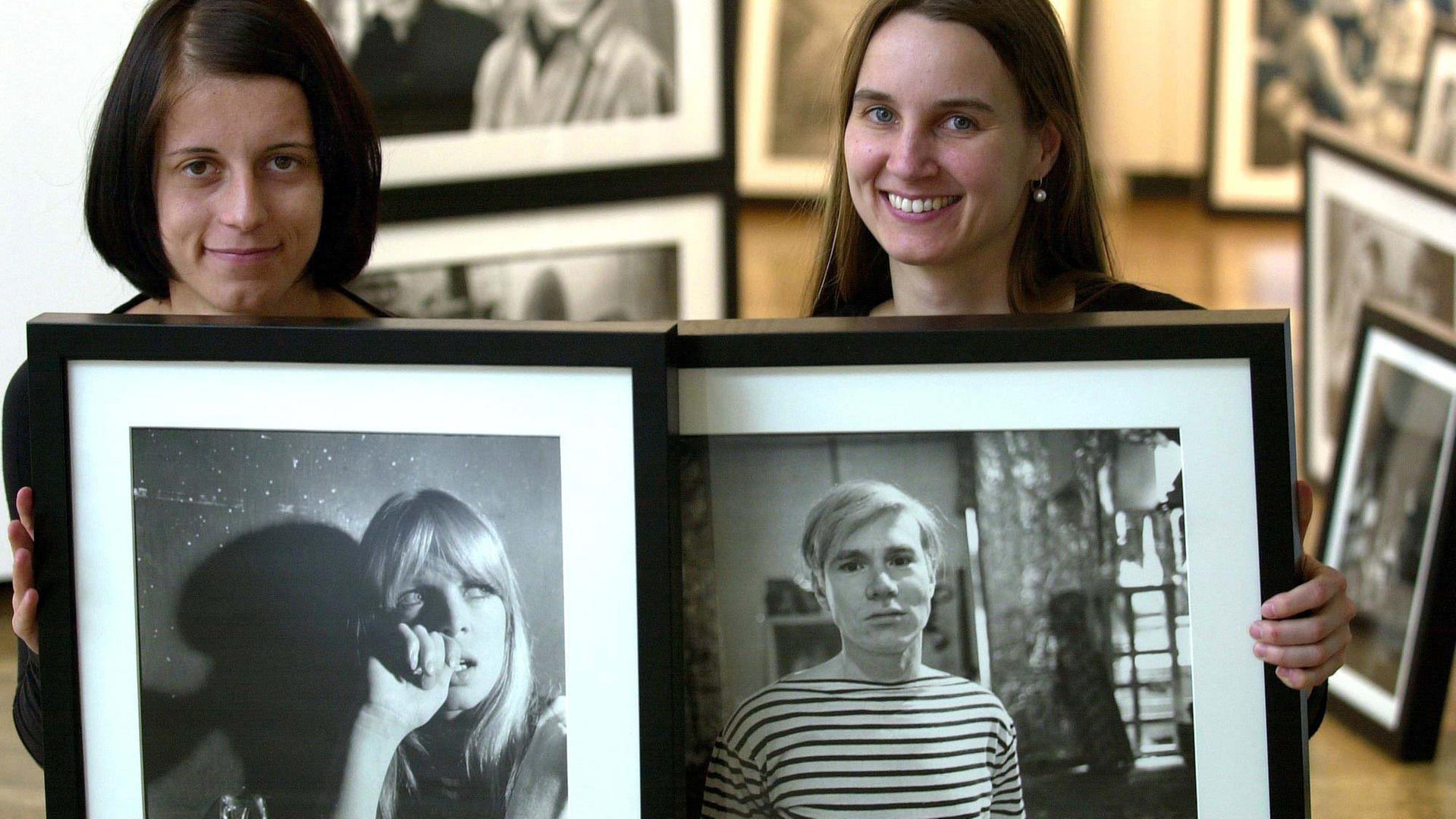 Unter dem Namen "Warhols Factory - The Velvet Years 1965-1967" wurden 2002 Bilder des Fotografen Stephan Shore im "Frankfurter Hof" gezeigt. Die beiden Fotos zeigen Nico (l.) und Andy Warhol (r.)
