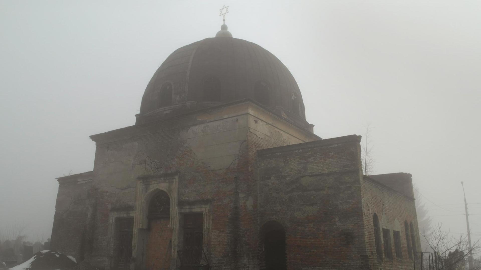 Tscherniwzi (Czernowitz), Bukowina, Ukraine, 2014 | Leichenhalle auf dem jüdischen Friedhof Tscherniwzi (Czernowitz), Bukowina, Ukraine, 2014 | Leichenhalle auf dem jüdischen Friedhof