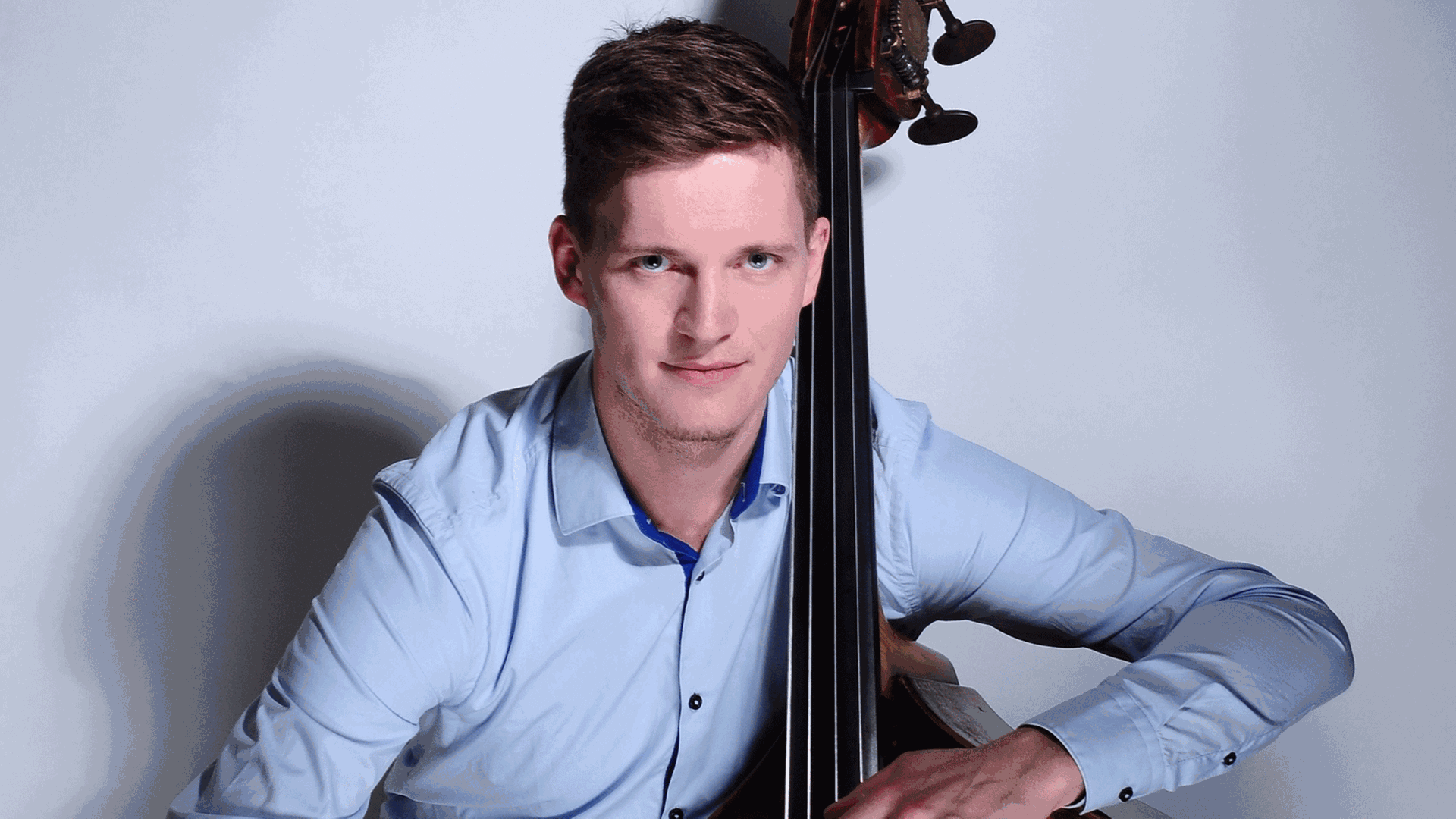Der Kontrabassist Hermann Stützer Der Kontrabassist Hermann Stützer