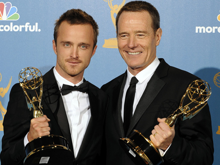 Die US-Schauspieler Aaron Paul (links) und Bryan Cranston, beide mit Emmy-Awards ausgezeichnet für ihre Rollen in der TV-Serie "Breaking Bad".