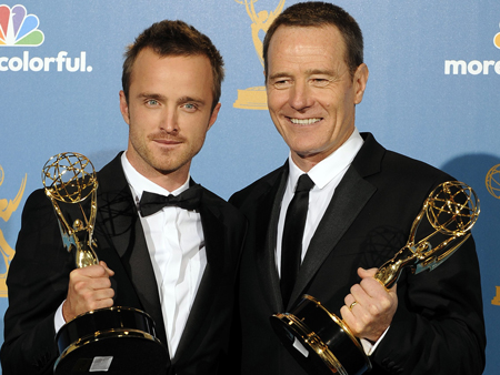 Die US-Schauspieler Aaron Paul (links) und Bryan Cranston, beide mit Emmy-Awards ausgezeichnet für ihre Rollen in der TV-Serie "Breaking Bad". Die US-Schauspieler Aaron Paul (links) und Bryan Cranston, beide mit Emmy-Awards ausgezeichnet für ihre Rollen in der TV-Serie "Breaking Bad".