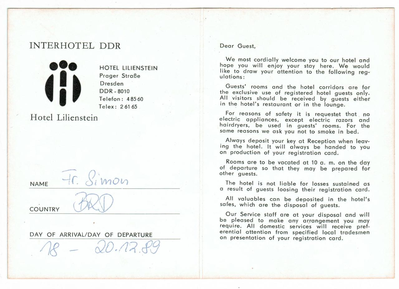 Zu sehen ist der Hotelpass der Journalistin Doris Simon für das Hotel Lilienstein in Dresden mit Datum 18.-20.12.1989 Zu sehen ist der Hotelpass der Journalistin Doris Simon für das Hotel Lilienstein in Dresden mit Datum 18.-20.12.1989