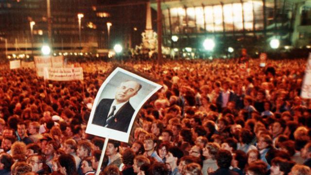 Vor 25 Jahren demonstrierten Zehntausende Bürger in Leipzig gegen die DDR-Führung