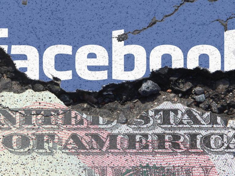 Symbolbild zum Datenskandal des Datenanalye Unternehmen s Cambridge Analytica mit Facebook Nutzerprofilen und dem resultierenden Kursverfall der Aktie: Schriftzug Facebook und Dollar Geldschein auf erodierendem Grund.