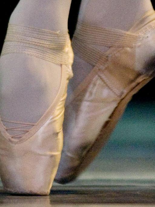 Die Füße einer Balletttänzerin