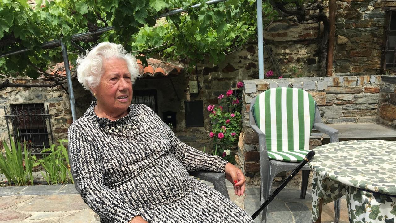 Lieber fröhlich als traurig leben - "Charito", Maria del Rosario, die 95jährige Bürgermeisterkandidatin mit immer bester Laune. Lieber fröhlich als traurig leben - "Charito", Maria del Rosario, die 95jährige Bürgermeisterkandidatin mit immer bester Laune.