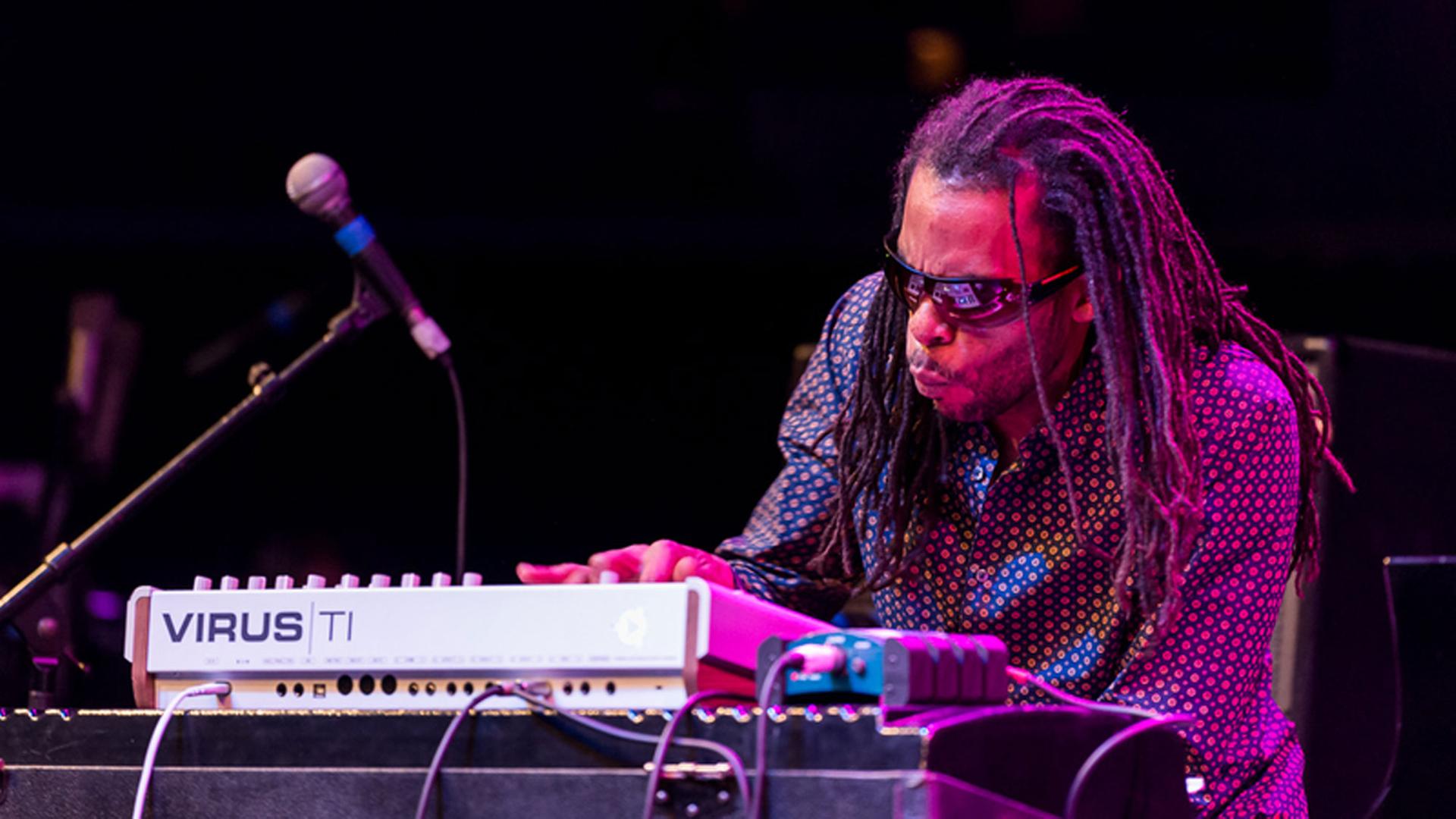 Der amerikanische Pianist und Keyboarder Marc Carey. Der amerikanische Pianist und Keyboarder Marc Carey.