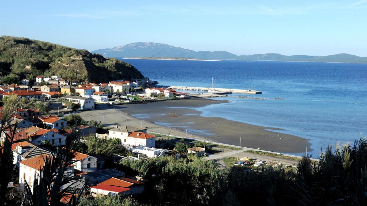 Blick auf den Strand der kroatischen Insel Susak Blick auf den Strand der kroatischen Insel Susak