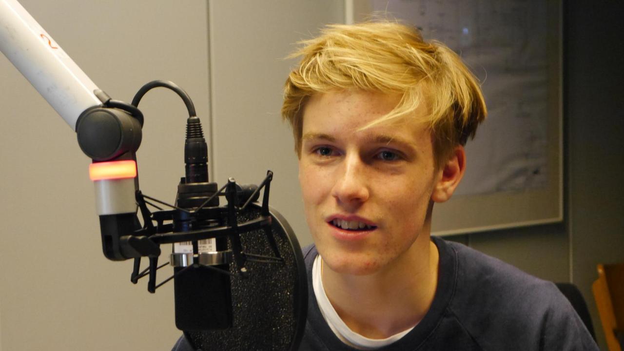 Der Schauspieler Louis Hofmann im Studiogespräch. Der Schauspieler Louis Hofmann im Studiogespräch.