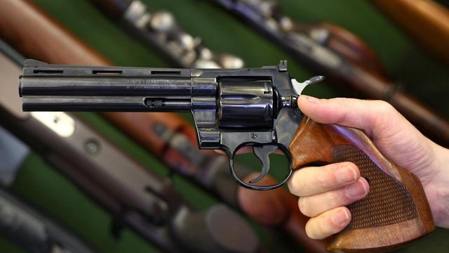 Ein Revolver der Marke Colt
