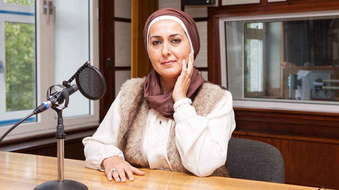 Bekannt wurde Fereshta Ludin während der sogenannten Kopftuch-Debatte. Bekannt wurde Fereshta Ludin während der sogenannten Kopftuch-Debatte.