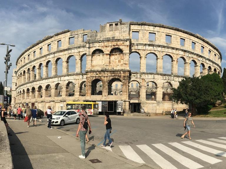 Das römische Amphitheater in Pula ist die Touristenattraktion der kroatischen Küstenstadt