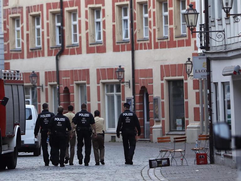 Polizei patrouilliert durch Ansbach.