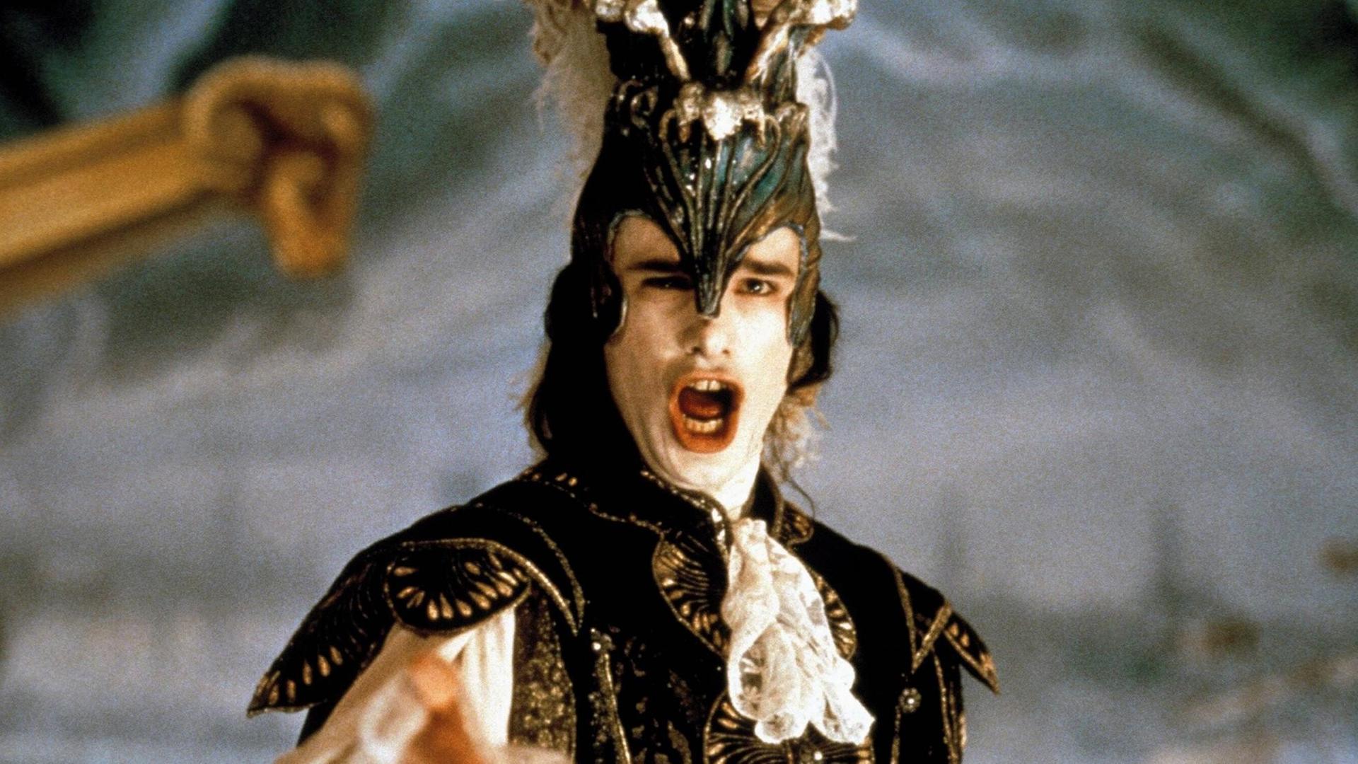 Carlo Broschi alias Farinelli im Film des belgischen Regisseurs Gérard Corbiau aus dem Jahr 1994. Farinellis Gesang wurde für den Film aus einer Frauen- und einer Männerstimme gemischt Carlo Broschi alias Farinelli im Film des belgischen Regisseurs Gérard Corbiau aus dem Jahr 1994. Farinellis Gesang wurde für den Film aus einer Frauen- und einer Männerstimme gemischt