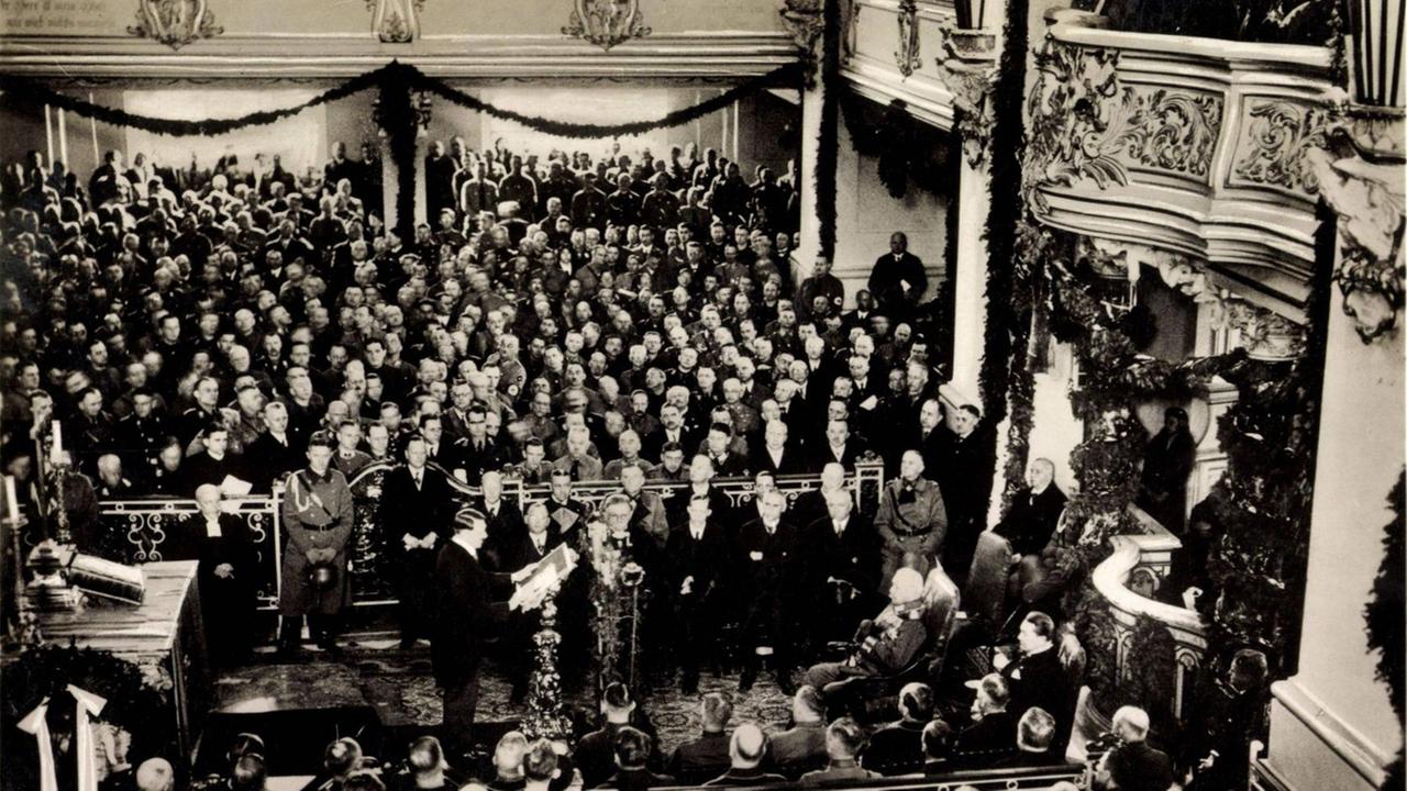 Potsdam, Hindenburg, Hitler in der Garnisonkirche, 21. März 1933 Potsdam Potsdam, Hindenburg, Hitler in der Garnisonkirche, 21. März 1933 Potsdam