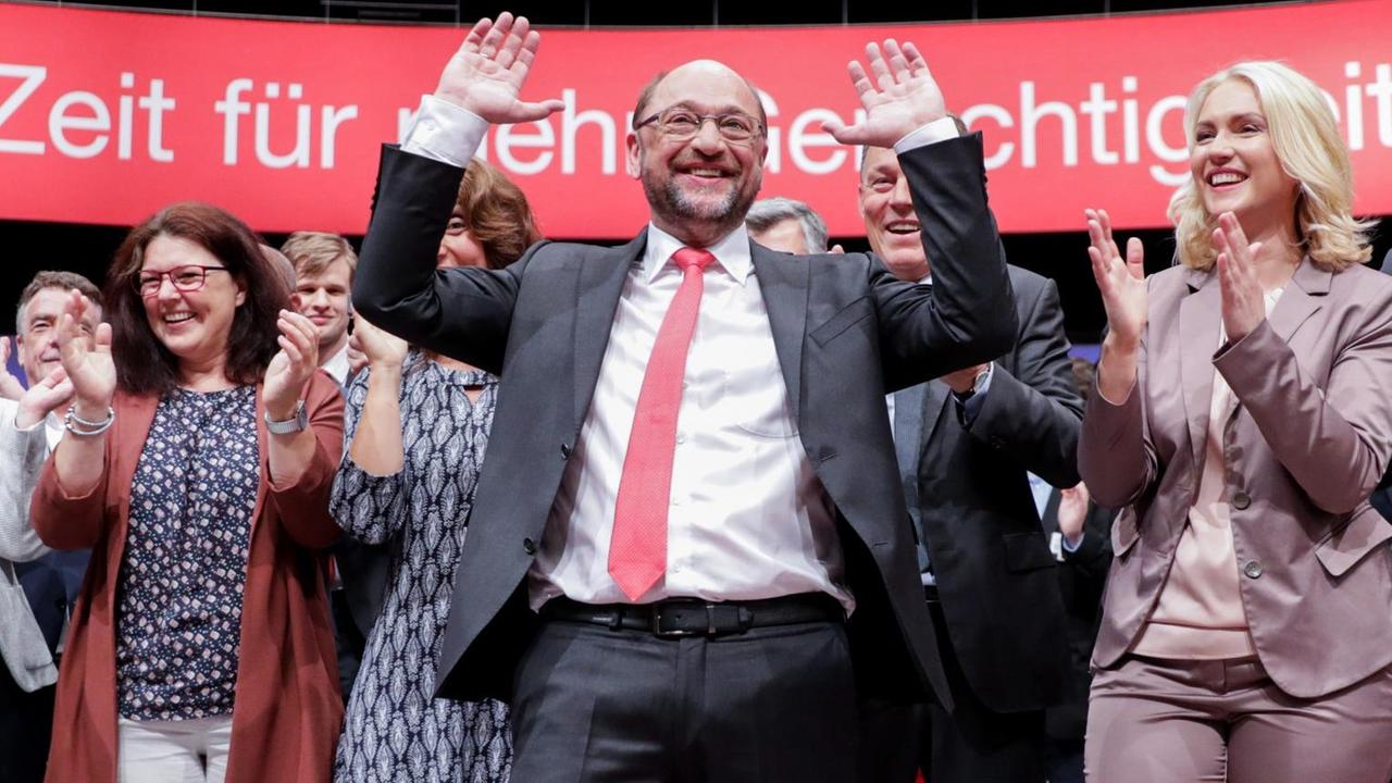 Der SPD-Kanzlerkandidat und Parteivorsitzende, Martin Schulz, beim Parteitag in Dortmund Der SPD-Kanzlerkandidat und Parteivorsitzende, Martin Schulz, beim Parteitag in Dortmund