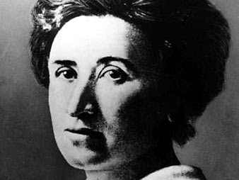 Rosa Luxemburg, linke Sozialdemokratin und Mitgründerin der KPD. Sie wurde am 15. Januar 1919 in Berlin ermordet. Rosa Luxemburg, linke Sozialdemokratin und Mitgründerin der KPD. Sie wurde am 15. Januar 1919 in Berlin ermordet.