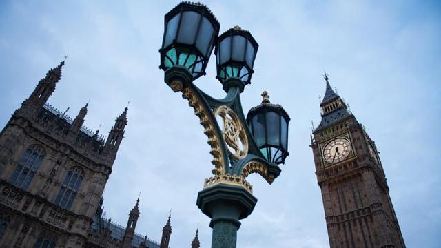Das Houses of Parliament in London am Morgen nach der Wahl