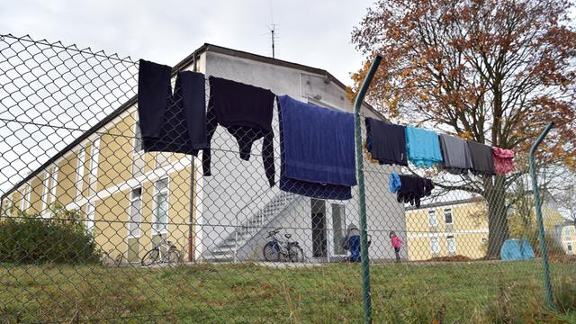 Ehemalige Max-Immelmann-Kaserne in Manching / Bayern: Auf dem Gelände befindet sich seit September 2015 eine Ankunfts- und Rückführungseinrichtung für Flüchtlinge, die keine Bleibeperspektive haben.