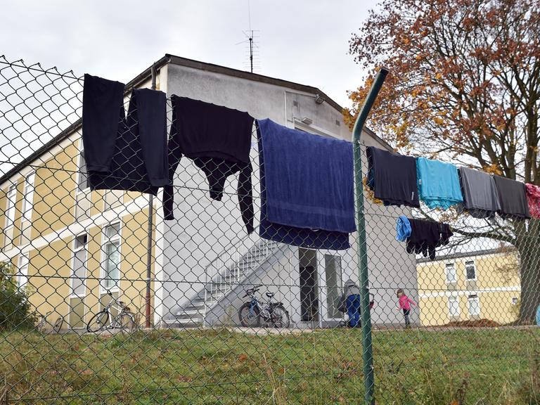Ehemalige Max-Immelmann-Kaserne in Manching / Bayern: Auf dem Gelände befindet sich seit September 2015 eine Ankunfts- und Rückführungseinrichtung für Flüchtlinge, die keine Bleibeperspektive haben.