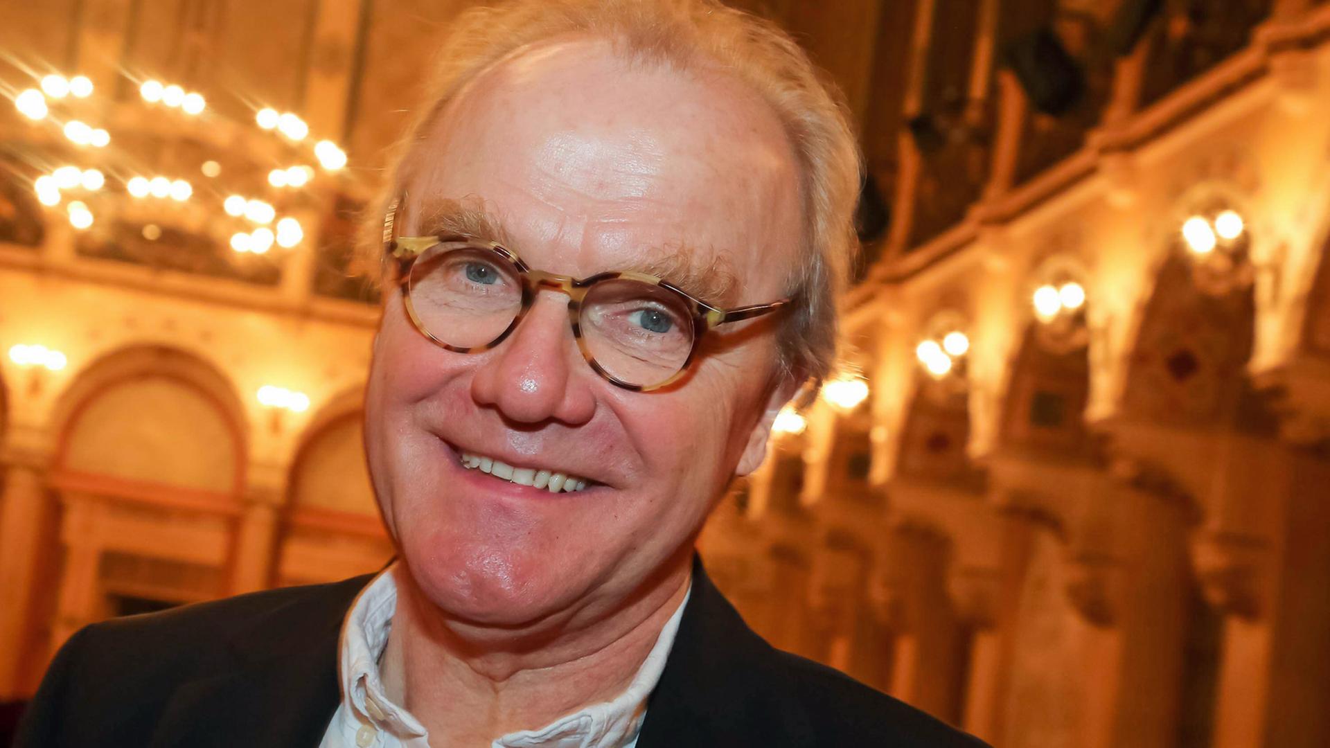 Der österreichische Schriftsteller Michael Köhlmeier, hier im Februar 2016 in Wien im Kunstforum der Bank Austria Der österreichische Schriftsteller Michael Köhlmeier, hier im Februar 2016 in Wien im Kunstforum der Bank Austria