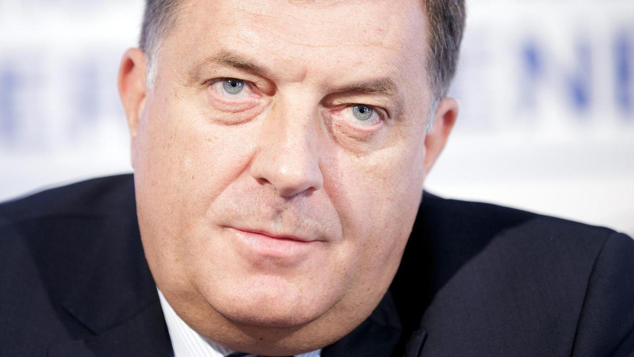 Der Präsident der Republik Srpska, Milorad Dodik, stellt die Existenz Bosnien-Herzegowinas offen infrage.
