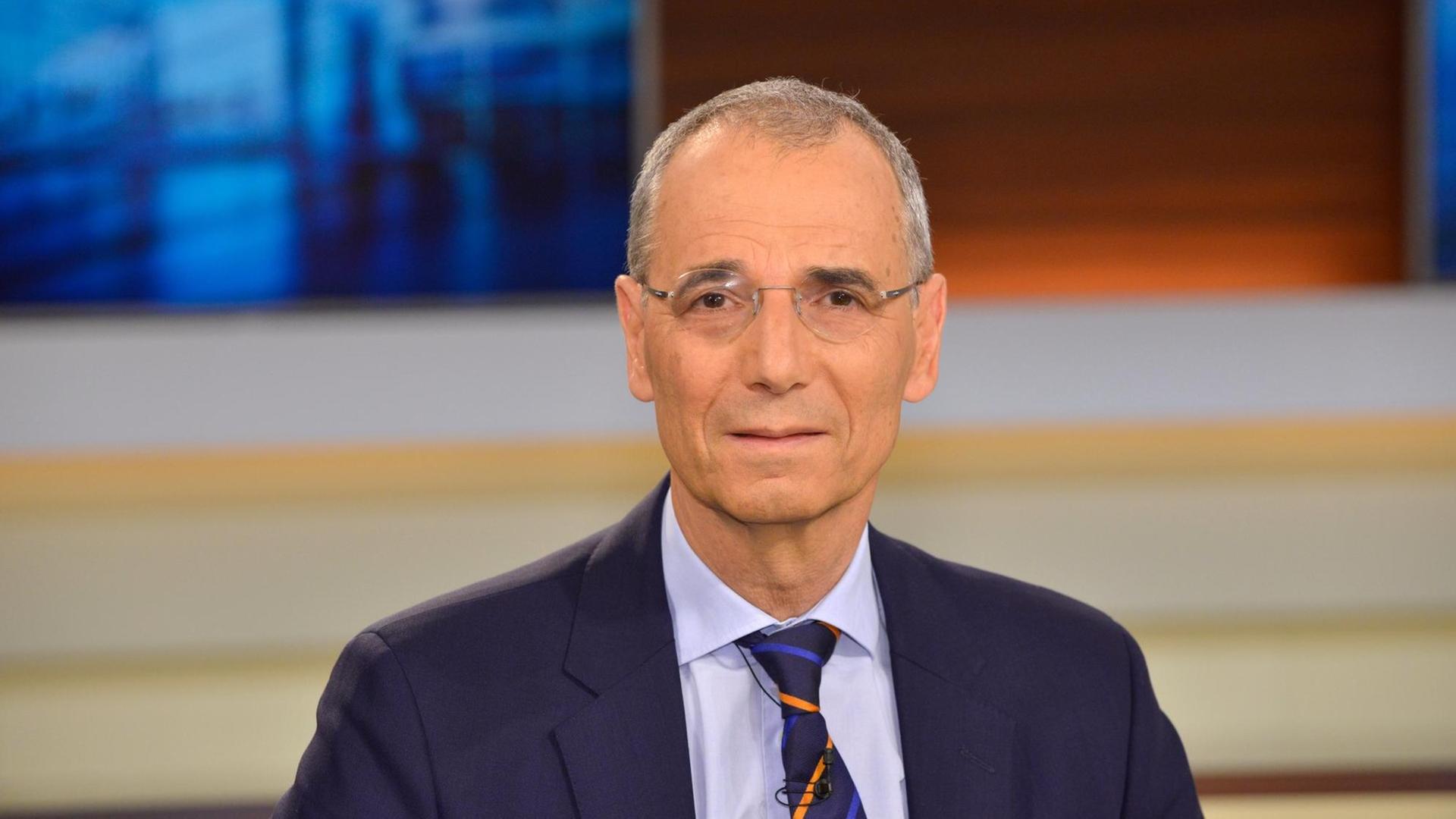 Michael Wolffsohn, Historiker, aufgenommen während der ARD-Talksendung "Anne Will". Michael Wolffsohn, Historiker, aufgenommen während der ARD-Talksendung "Anne Will".