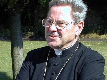 Der Fuldaer Erzbischof Johannes Dyba † Der Fuldaer Erzbischof Johannes Dyba †