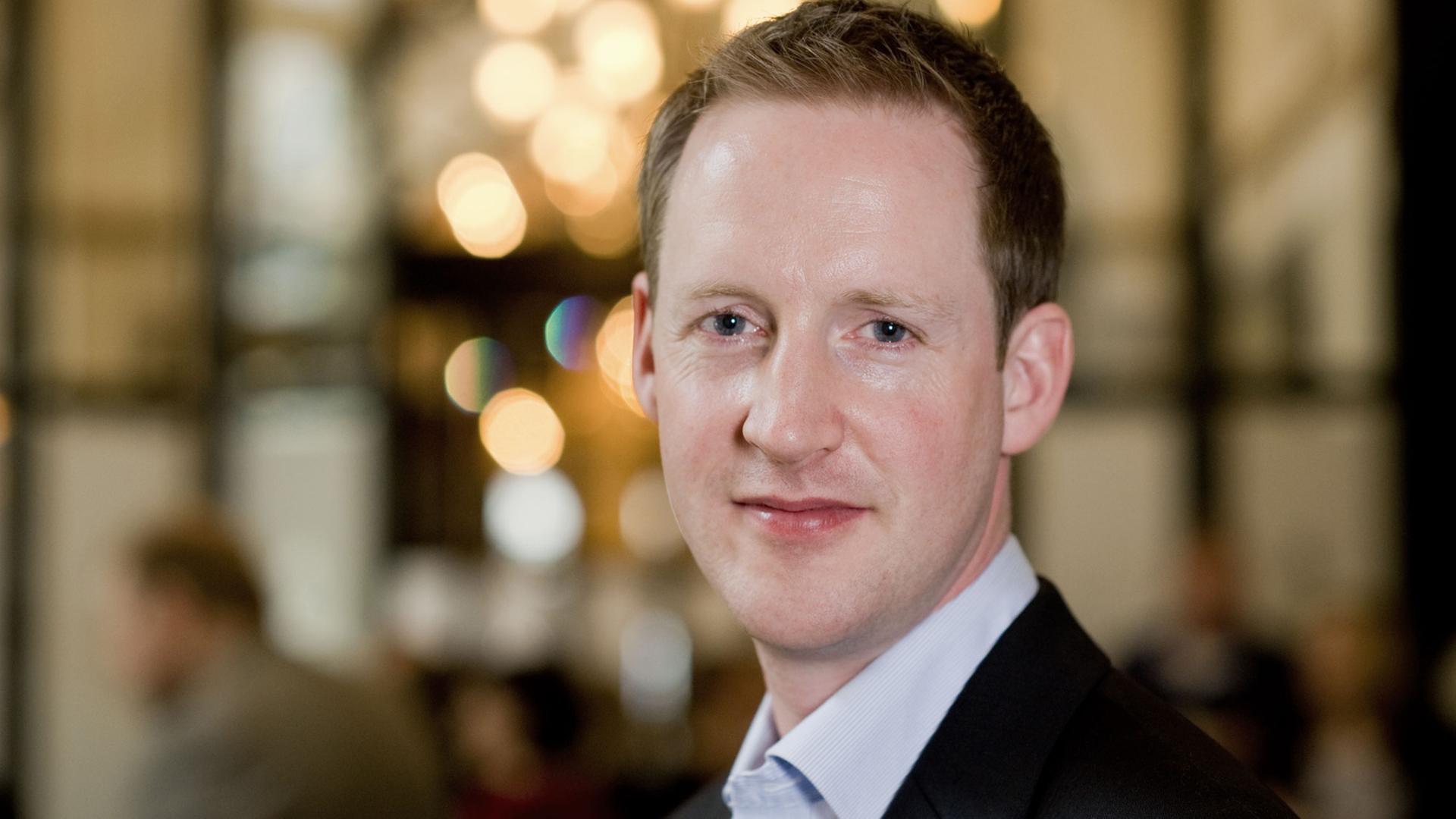 Der designierte Chefdirigent des Rias Kammerchors, Justin Doyle, aufgenommen am 19.04.2016 in Berlin. Der Dirigent wird ab der Konzertsaison 2017/2018 als Chefdirigent und Künstlerischer Leiter für den Rias Kammerchor arbeiten. Der designierte Chefdirigent des Rias Kammerchors, Justin Doyle, aufgenommen am 19.04.2016 in Berlin. Der Dirigent wird ab der Konzertsaison 2017/2018 als Chefdirigent und Künstlerischer Leiter für den Rias Kammerchor arbeiten.