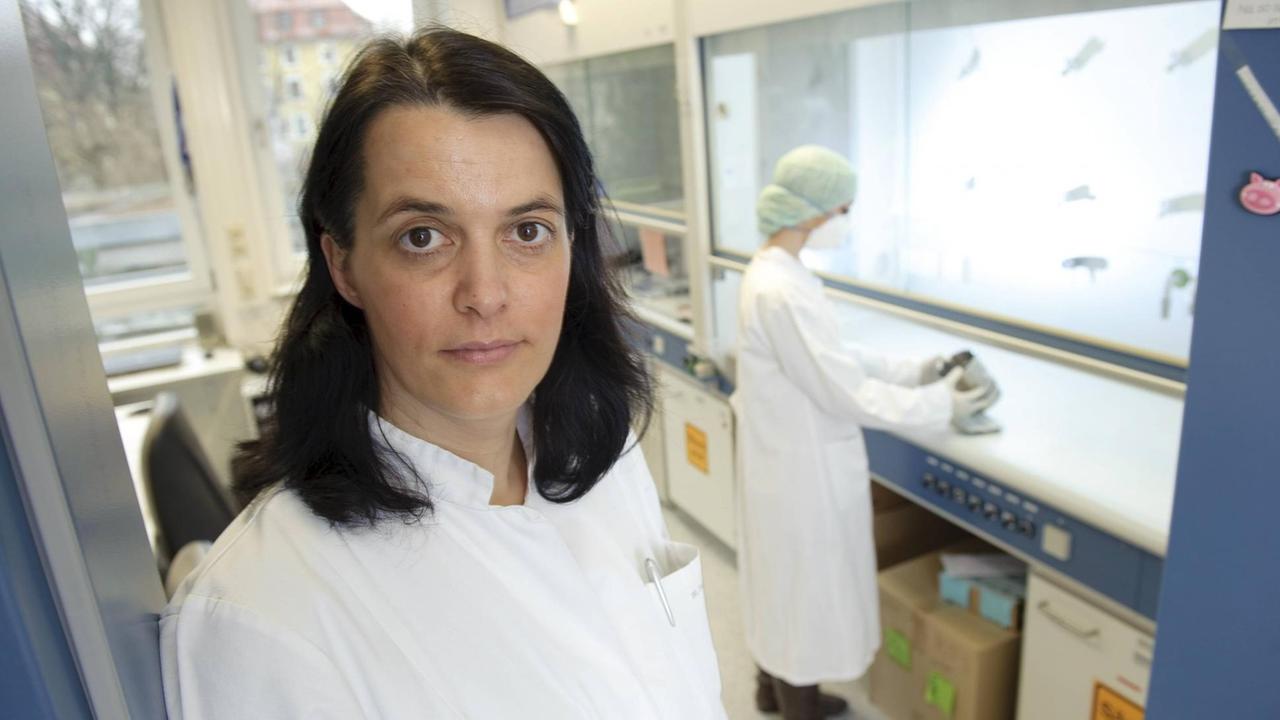 Bildnummer: 53915477 Datum: 03.02.2010 Copyright: imago/Stefan M Prager Prof. Dr. med. Claudia Traidl-Hoffmann / Zelluläre Immunologie / ZAUM - Zentrum Allergie und Umwelt an der Klinik und Poliklinik für Dermatologie und Allergologie / Technische Universität München am 03.02.2010 People Wirtschaft Gesellschaft Medizin Shooting Porträt kbdig xmk 2010 quer Focus Portrait Wissenschaft Bildnummer 53915477 Date 03 02 2010 Copyright Imago Stefan M Prague Prof Dr Med Claudia Hoffmann Immunology Bridle Center Allergy and Environment to the Clinic and Clinic for Dermatology and Allergology technical University Munich at 03 02 2010 Celebrities Economy Society Medicine Shooting Portrait Kbdig xmk 2010 horizontal Focus Portrait Science Bildnummer: 53915477 Datum: 03.02.2010 Copyright: imago/Stefan M Prager Prof. Dr. med. Claudia Traidl-Hoffmann / Zelluläre Immunologie / ZAUM - Zentrum Allergie und Umwelt an der Klinik und Poliklinik für Dermatologie und Allergologie / Technische Universität München am 03.02.2010 People Wirtschaft Gesellschaft Medizin Shooting Porträt kbdig xmk 2010 quer Focus Portrait Wissenschaft Bildnummer 53915477 Date 03 02 2010 Copyright Imago Stefan M Prague Prof Dr Med Claudia Hoffmann Immunology Bridle Center Allergy and Environment to the Clinic and Clinic for Dermatology and Allergology technical University Munich at 03 02 2010 Celebrities Economy Society Medicine Shooting Portrait Kbdig xmk 2010 horizontal Focus Portrait Science