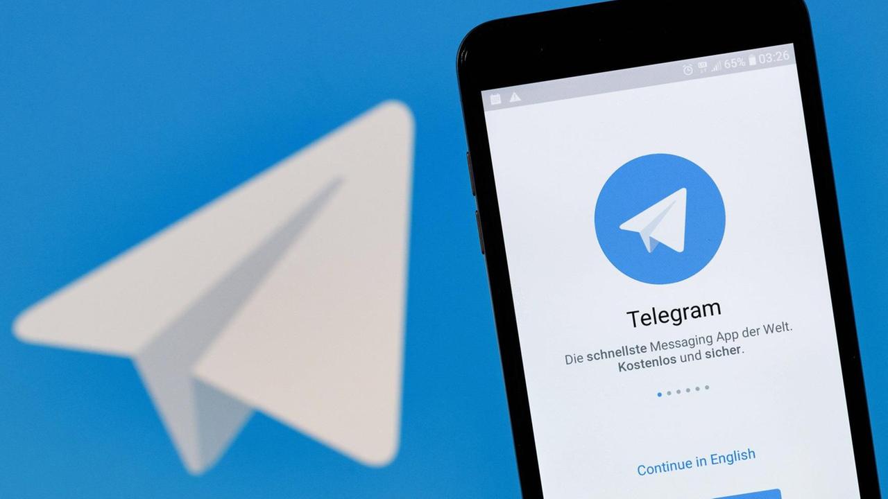 Das Logo des selbstregulierten Instant-Messaging-Dienst Telegram auf einem Handy. Köln, 01.06.2020 Das Logo des selbstregulierten Instant-Messaging-Dienst Telegram auf einem Handy. Köln, 01.06.2020