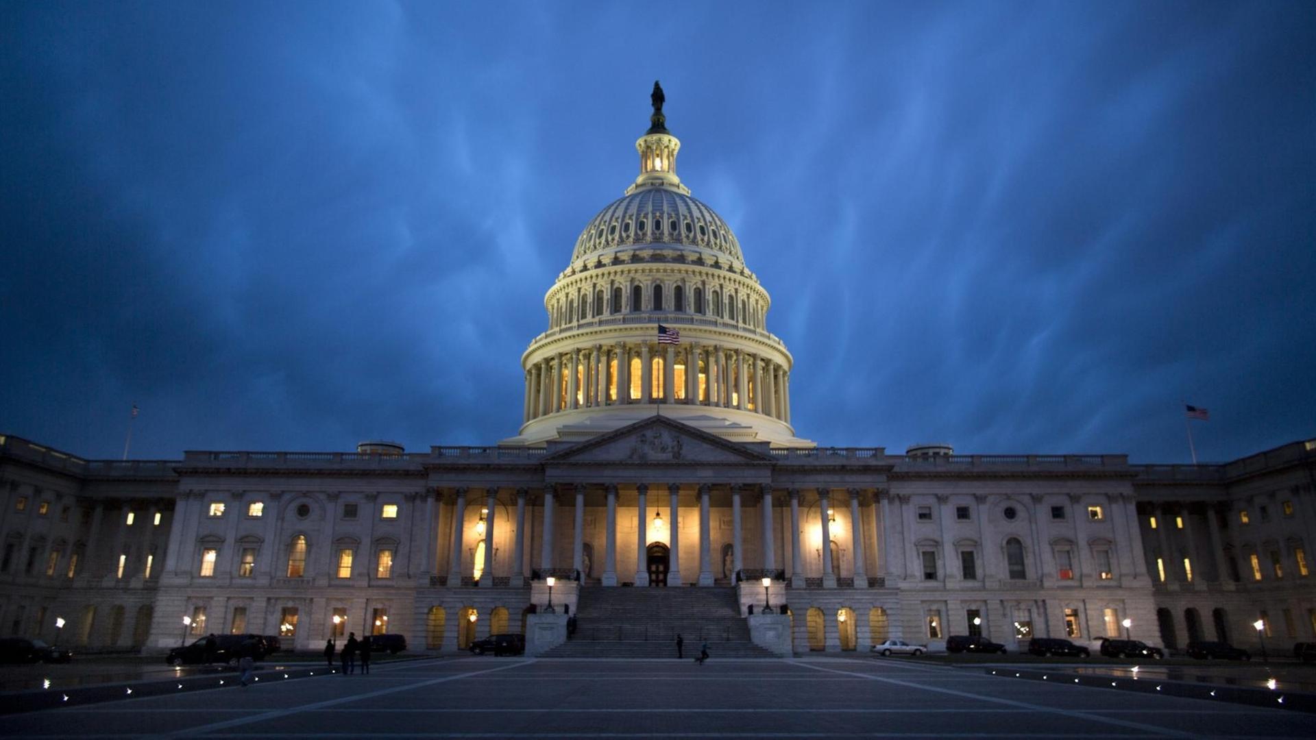 Das Kapitol in Washington bei Dämmerung Das Kapitol in Washington bei Dämmerung