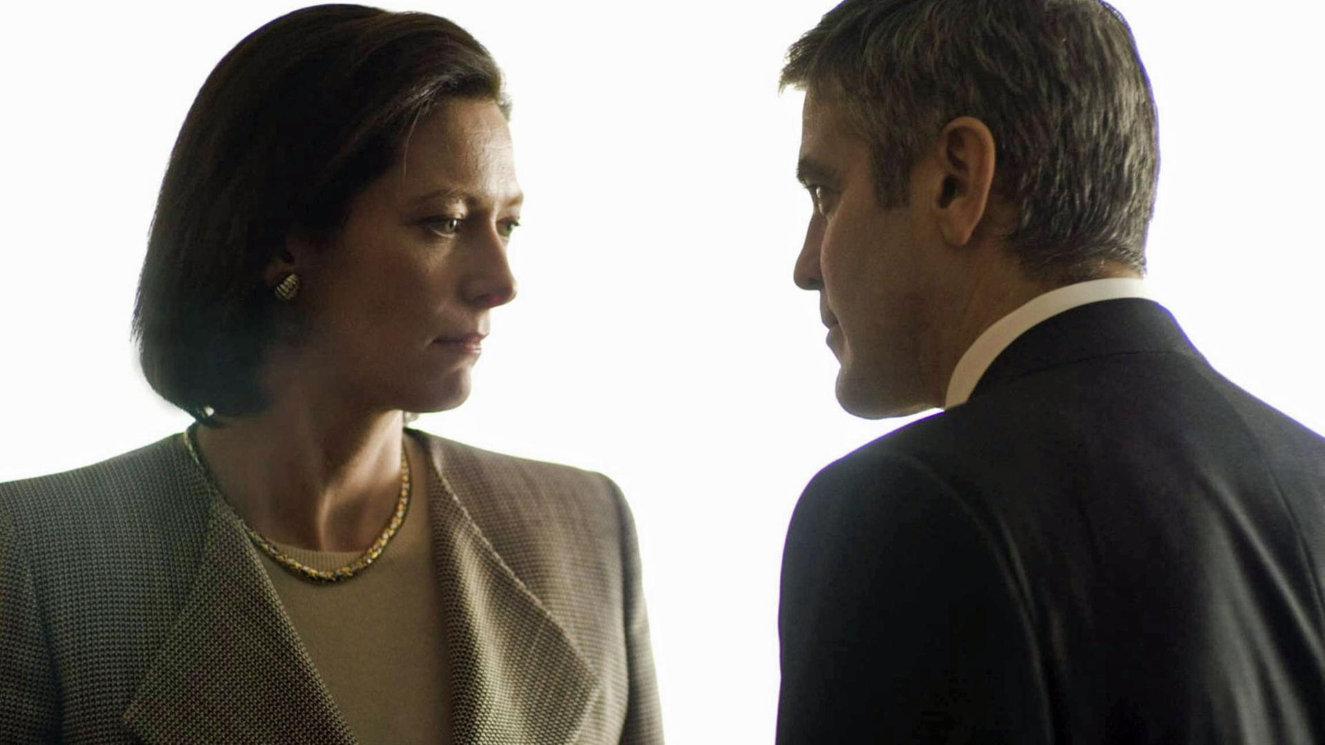 Tilda Swinton als Juristin Karen Crowder und George Clooney in der Rolle des Titelhelden im Thriller "Michael Clayton" von Tony Gilroy Tilda Swinton als Juristin Karen Crowder und George Clooney in der Rolle des Titelhelden im Thriller "Michael Clayton" von Tony Gilroy