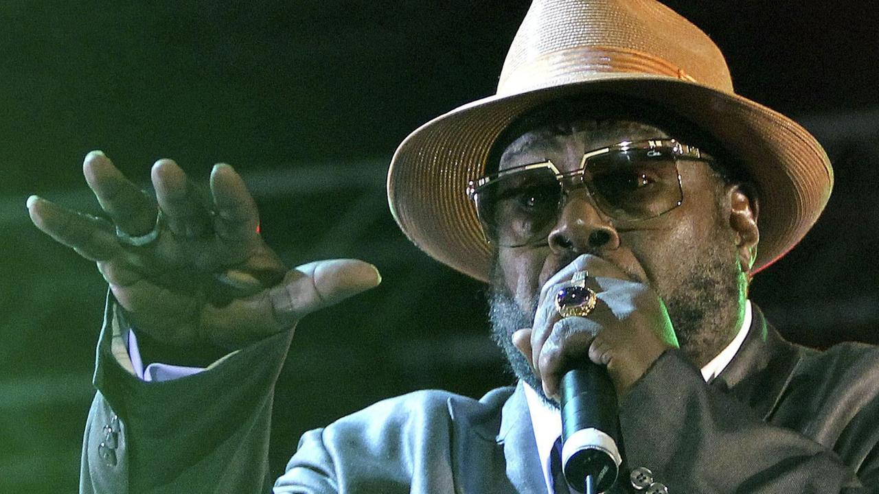 Der Sänger und Komponist George Clinton (r) zusammen mit seiner Band 'Parliament/Funkadelic" beim Eröffnungskonzert des San Sebastian Jazz Festivals in Nordspanien am 23. Juli 2014. Der Sänger und Komponist George Clinton (r) zusammen mit seiner Band 'Parliament/Funkadelic" beim Eröffnungskonzert des San Sebastian Jazz Festivals in Nordspanien am 23. Juli 2014.