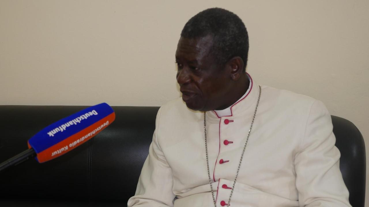 Der Erzbischof von Douala Samuel Kleda Der Erzbischof von Douala Samuel Kleda