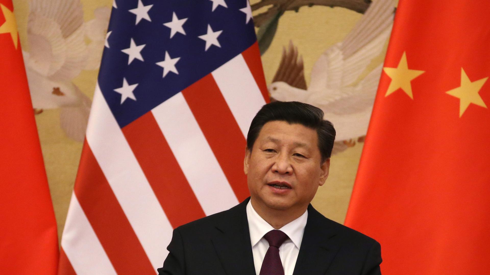 Der chinesische Präsident Xi Jinping bei einer Pressekonferenz am Rande des APEC-Gipfels in Peking. Der chinesische Präsident Xi Jinping bei einer Pressekonferenz am Rande des APEC-Gipfels in Peking.