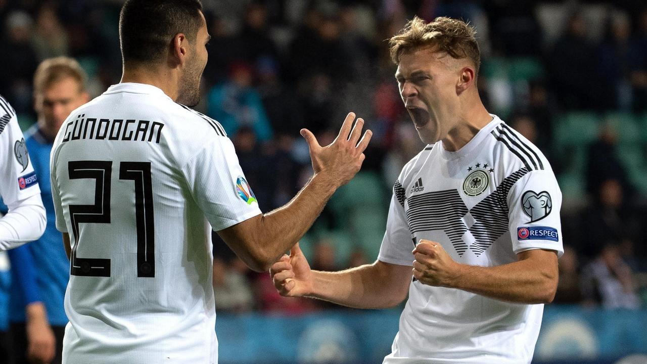 Ilkay Gündogan (l) aus Deutschland jubelt mit Joshua Kimmich über sein Tor zum 0:1. Ilkay Gündogan (l) aus Deutschland jubelt mit Joshua Kimmich über sein Tor zum 0:1.