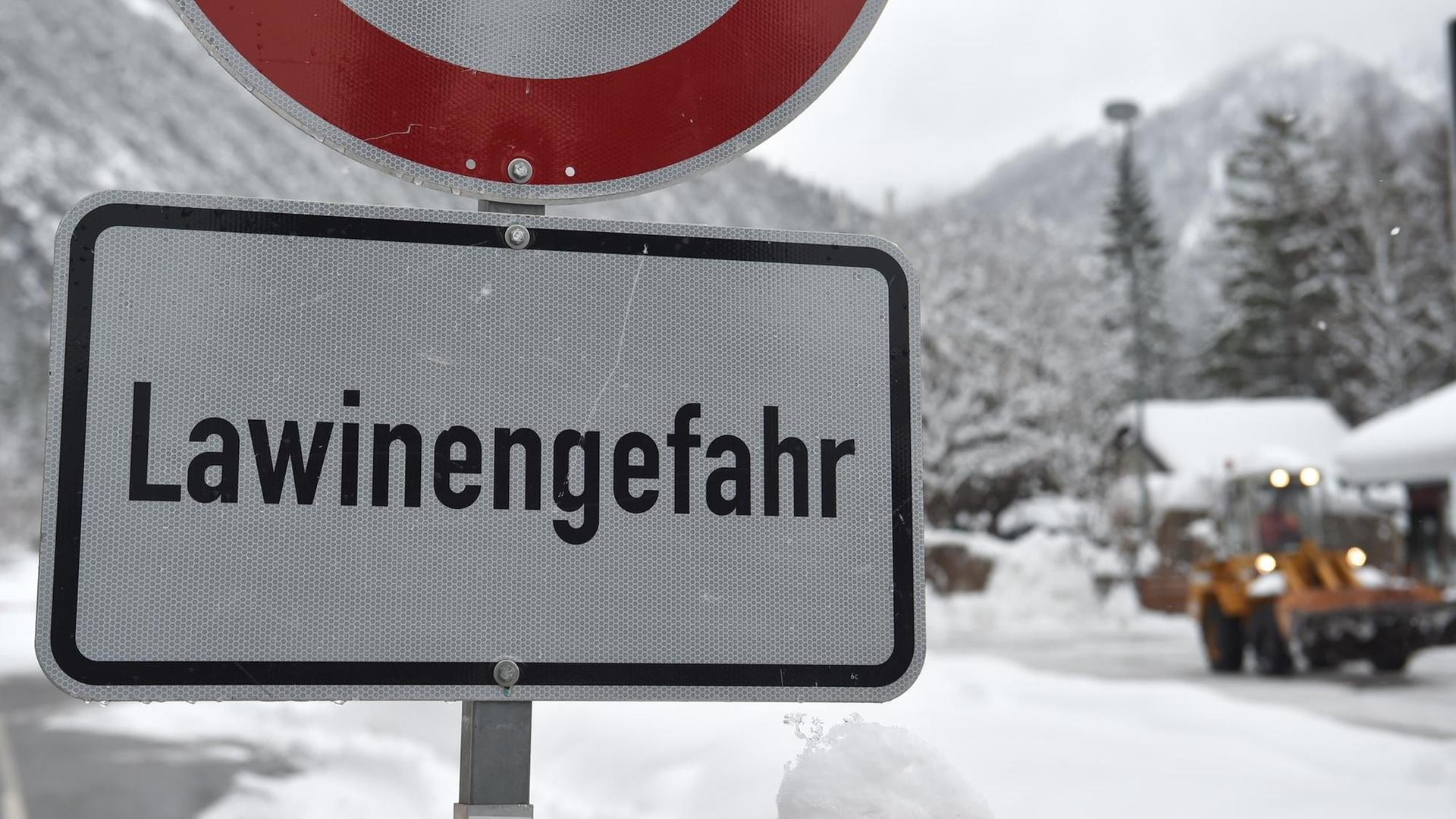 Alpen - Mindestens elf Tote bei Lawinenabgängen